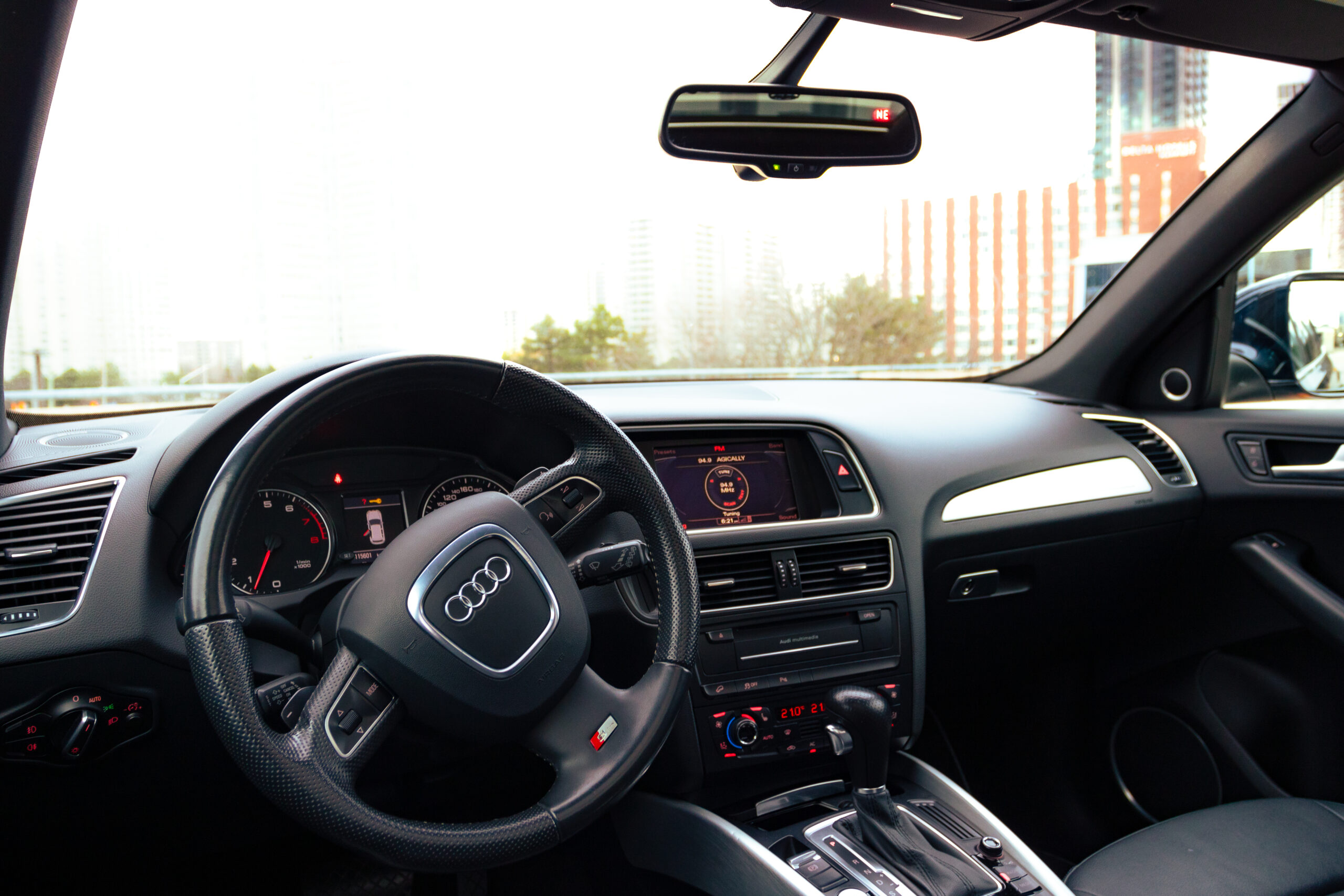 2011 Audi Q5 3.2L Premium S-line quattro